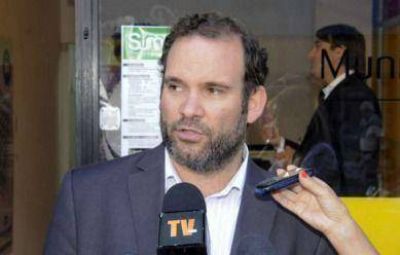 Dos oferentes presentaron sus propuestas para la Feria Mercantil que se traslada al club H�pico