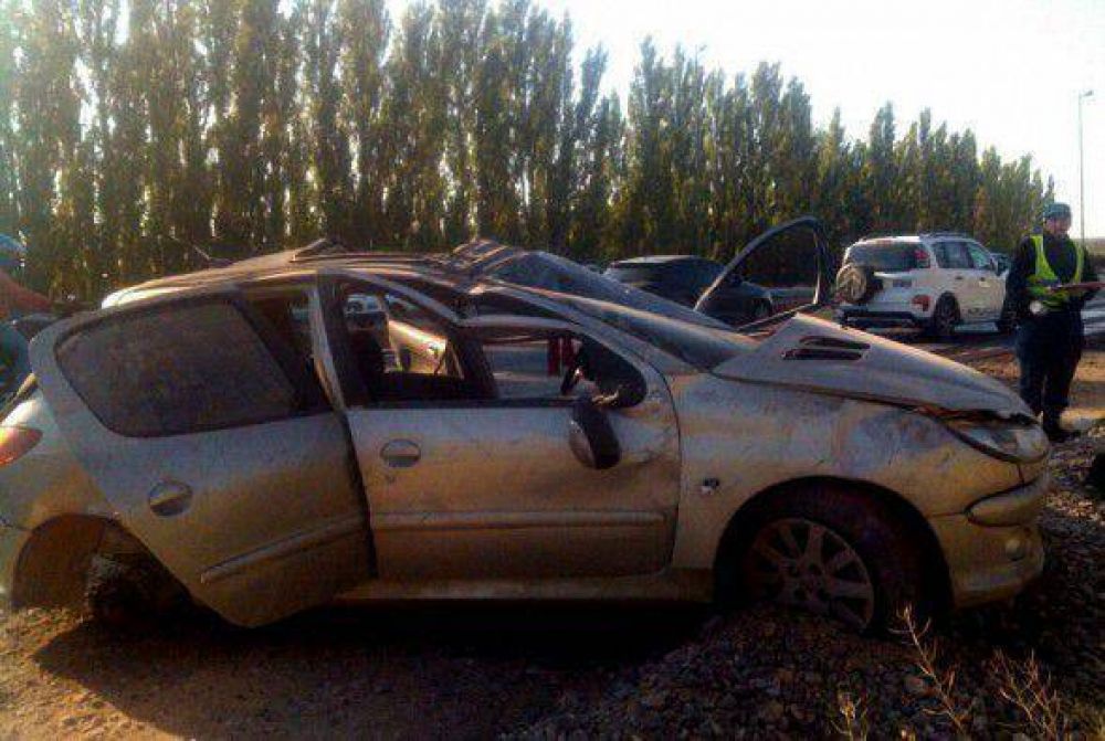 Una mujer con lesiones de gravedad por violento vuelco en la Ruta 7
