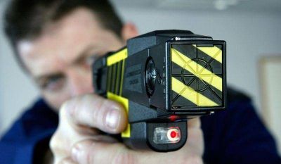El kirchnerismo quiere prohibir las Taser