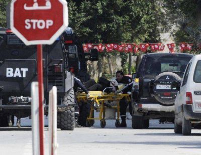 Ascienden a 20 los muertos por el atentado en Túnez