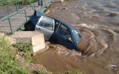 Fuerte temporal de lluvia y viento caus� serios da�os en Bah�a Blanca
