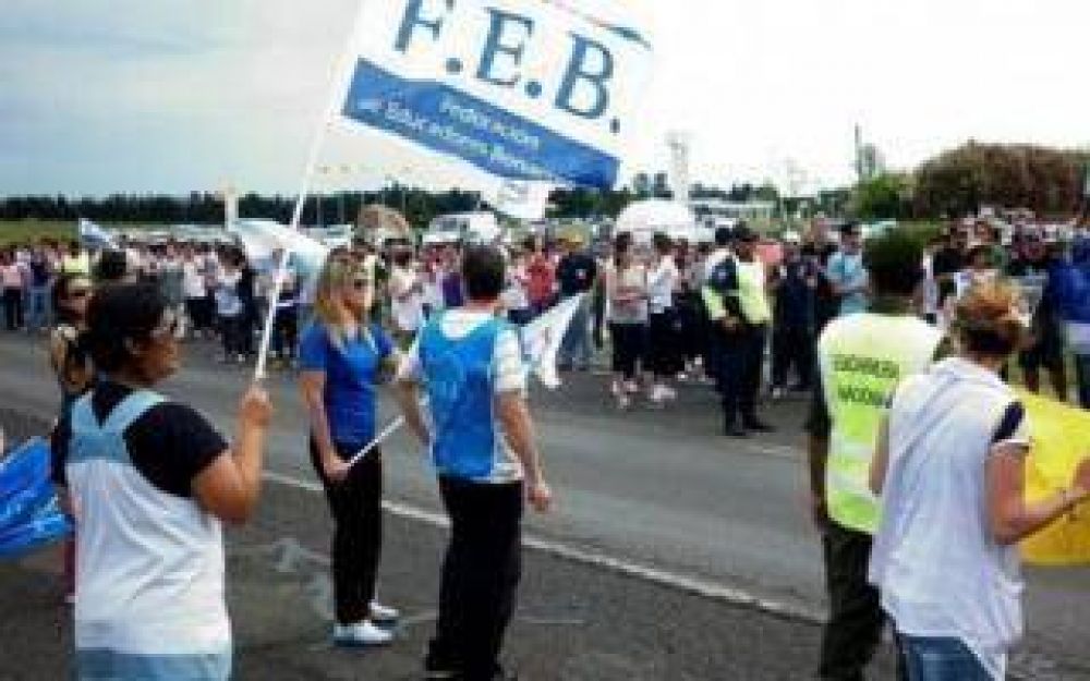 Docentes: FEB protestar� en rutas en fines de semana largos