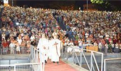 Con una multitudinaria misa, Posadas honr� a San Jos�