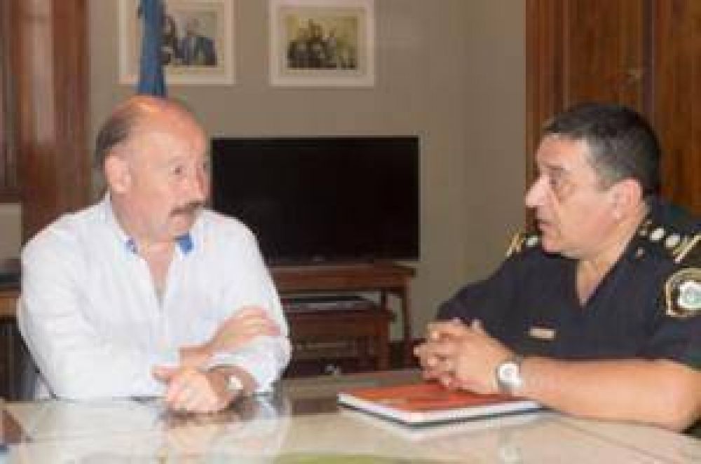 El Intendente recibi� al nuevo Jefe Departamental