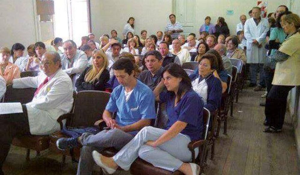 M�dicos decidir�n esta noche cuando inician medidas de fuerza