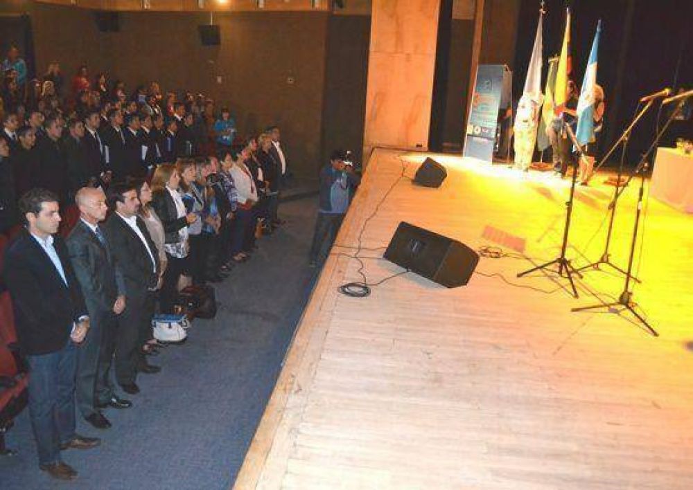 Vicegobernador particip� del inicio del 1� Congreso Internacional sobre Violencia Social