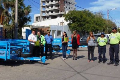 La APSV entreg� a la Polic�a del Chubut tr�ileres para el acarreo de motos secuestradas