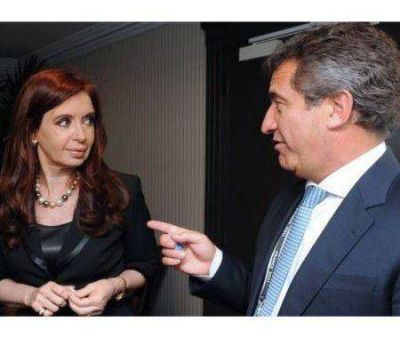 Seg�n Clarin, Urribarri pide ayuda a Cristina para el armado provincial