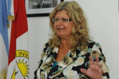 La ministra Balagu� felicit� a los docentes 
