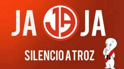 Boca sali� r�pido al ataque y carg� a River con afiches por el empate ante el humilde Juan Aurich