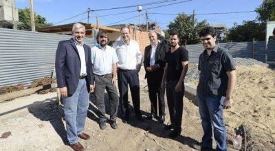 Dom�nguez larg� la campa�a para suceder a Scioli junto al Padre Pepe en San Mart�n