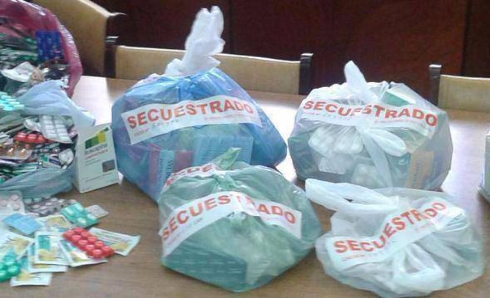 Confiscan cerca de 18 kilos de medicamentos en tres almacenes y un locutorio