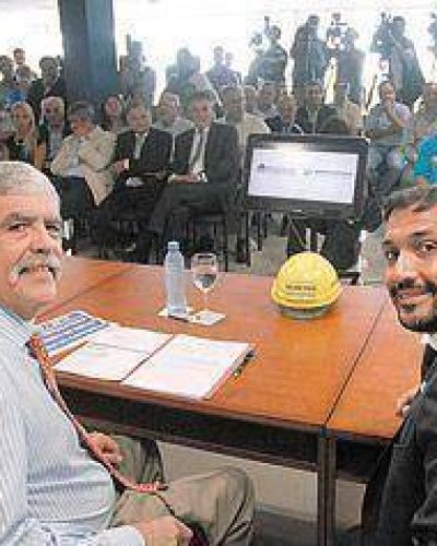 Con cr�ticas a Macri