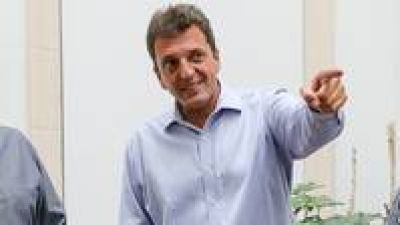 Para calmar el malestar, Massa les dar� m�s poder a los intendentes