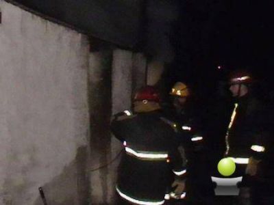 INCENDIO EN BARRIO LAS VIOLETAS. NO HUBO HERIDOS PERO SI DA�OS DE IMPORTANCIA