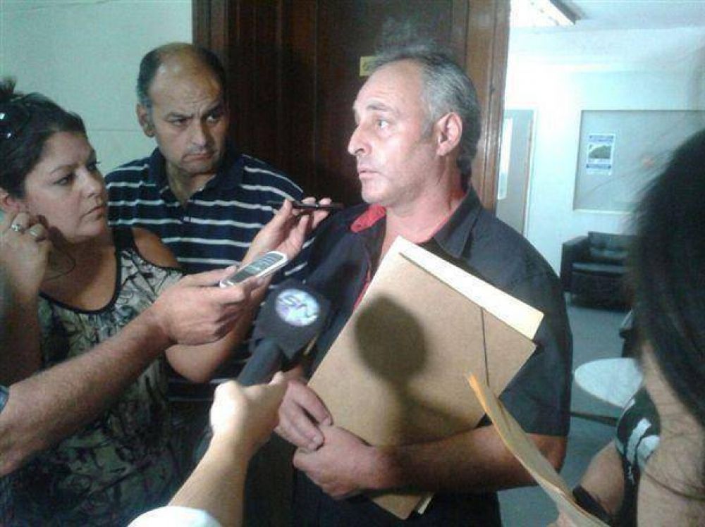 Vecinos afectados por triquinosis entregaron petitorio a funcionarios