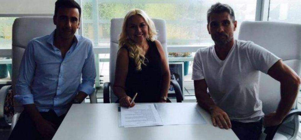 Ver�nica Ojeda firm� contrato para el �Bailando�� �Y Maradona?