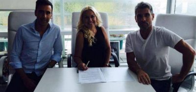 Ver�nica Ojeda firm� contrato para el �Bailando�� �Y Maradona?