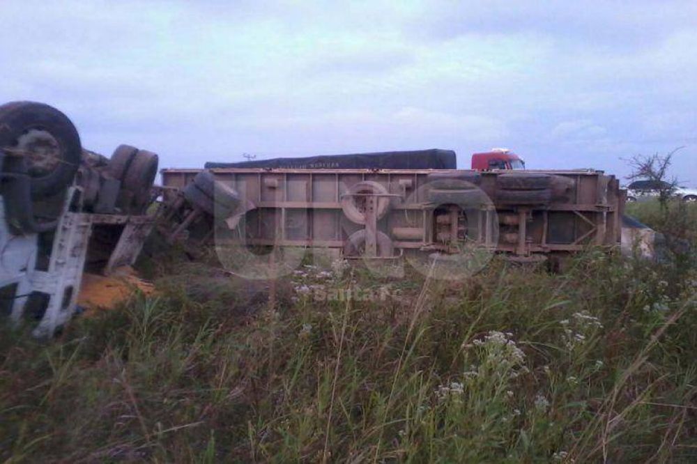 Murieron dos m�sicos del grupo Los Dinos en un choque frontal en San Cristobal