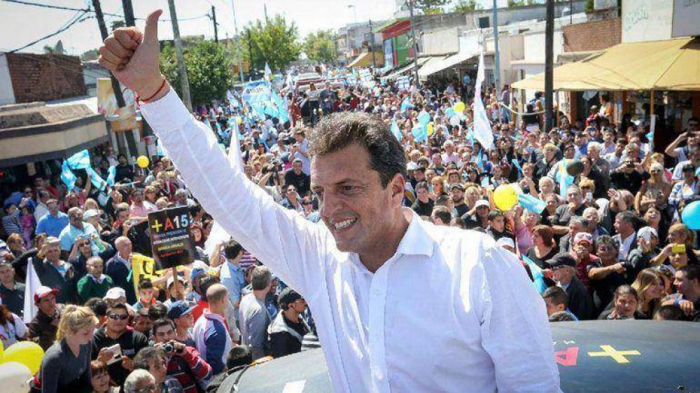 Tras la ca�da en las encuestas, Massa busca revitalizar su campa�a