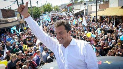 Tras la ca�da en las encuestas, Massa busca revitalizar su campa�a