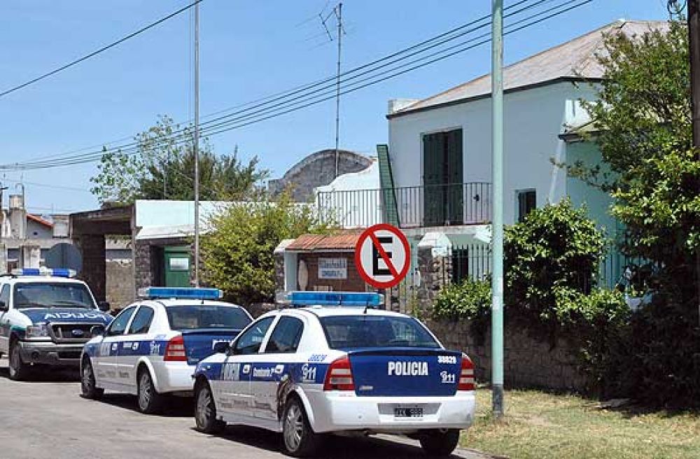 Aprehenden a dos j�venes tras robar en un comercio