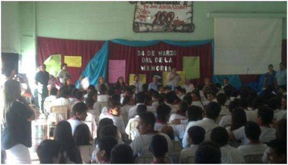 El FCyS pide explicaciones al Gobierno por la presencia de La Cmpora en una escuela