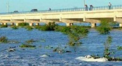 La obra hidrovial del ba�ado La Estrella recarga de agua vastas zonas de la provincia