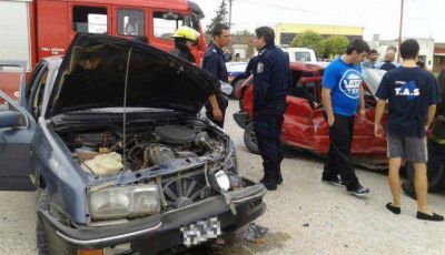 Tres heridos tras colisi�n en Rondeau y Avenida Caseros