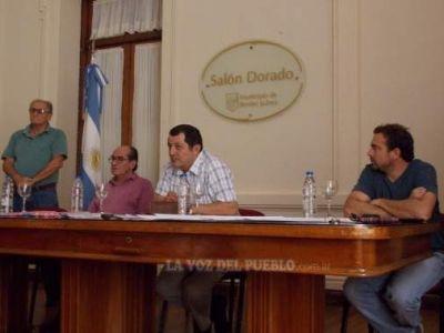 Marini entreg� diez escrituras de viviendas