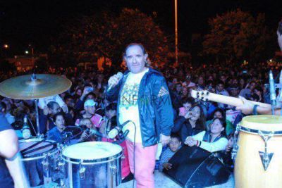 A beneficio del deporte baraderense tocaron �Los del Fuego� en la Colon