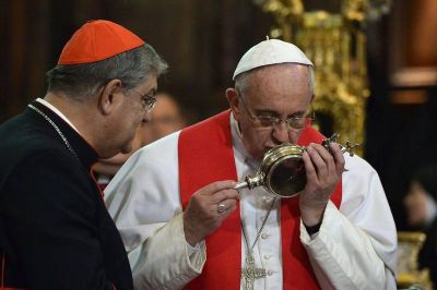 La sangre de San Genaro se �licu� ante Francisco