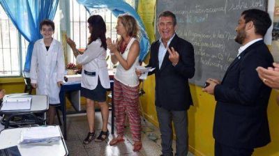 Urribarri se mostr� con Mussi y critic� a Macri