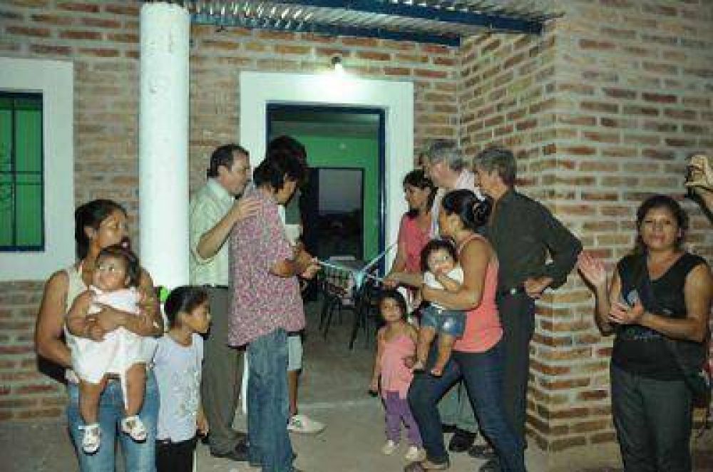 Inauguran Viviendas Sociales en Nueva Esperanza