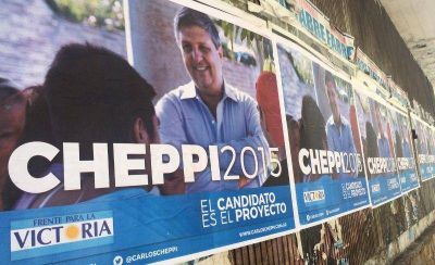 Con afiches por toda la ciudad, Cheppi sali� a la cancha