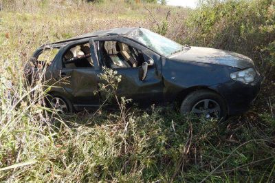 Una familia sufri� graves lesiones en un vuelco en la ruta 12