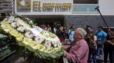 Enterraron al famoso luchador mexicano que muri� en el ring