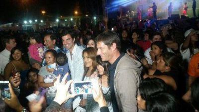 Miles de personas solidarias, en un festival a beneficio