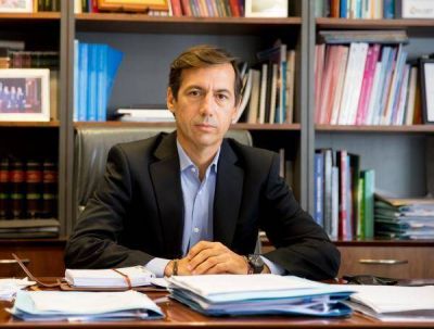 Luis Naidenoff: 