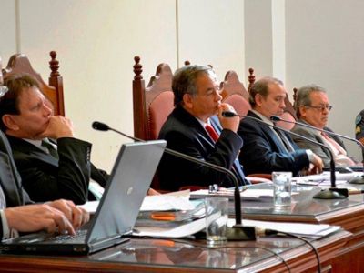 Tercer juicio: inspecci�n ocular en el penal y el aeropuerto