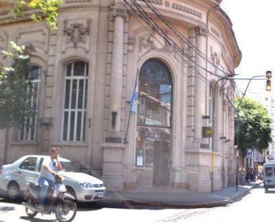 Paro de transporte: adhieren bancarios