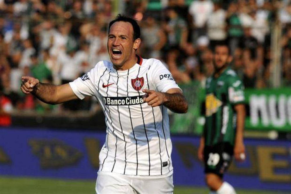 San Lorenzo venci� a Chicago y qued� a un paso de la cima