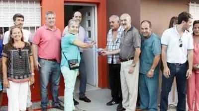 Mart�n Caso reinaugur� el CAPS de Santa Teresa