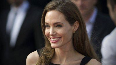 Angelina Jolie se hizo extirpar los ovarios: ten�a un 