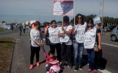 Docentes de la FEB cortaron la ruta 2 en el regreso de las minivacaciones