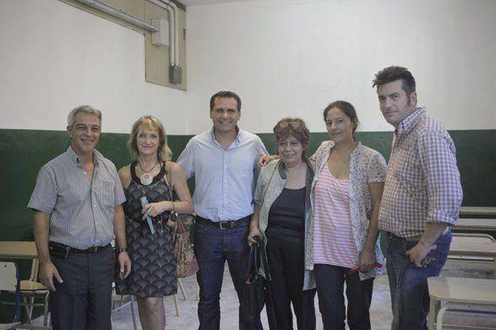 Federico Gelay repar� aulas de la Escuela T�cnica N�3 de San Isidro