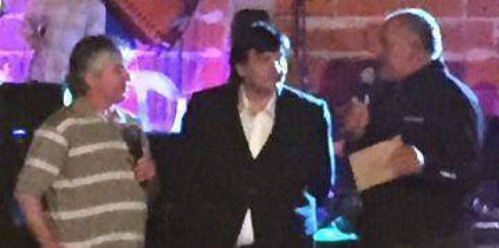 JUAN CARLOS JU�REZ JUNTO A UVECOR 