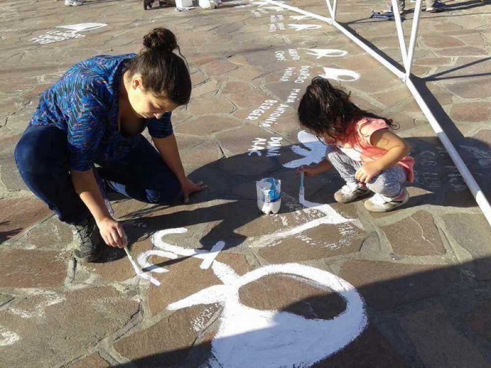 Se repintaron pa�uelos en el Centro C�vico