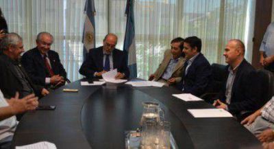 Explican modalidades de apoyo crediticio a las peque�as empresas formose�as