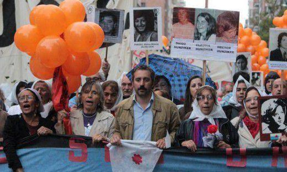 Masiva marcha por el Da de la Memoria y en defensa de la Verdad y la Justicia en Crdoba
